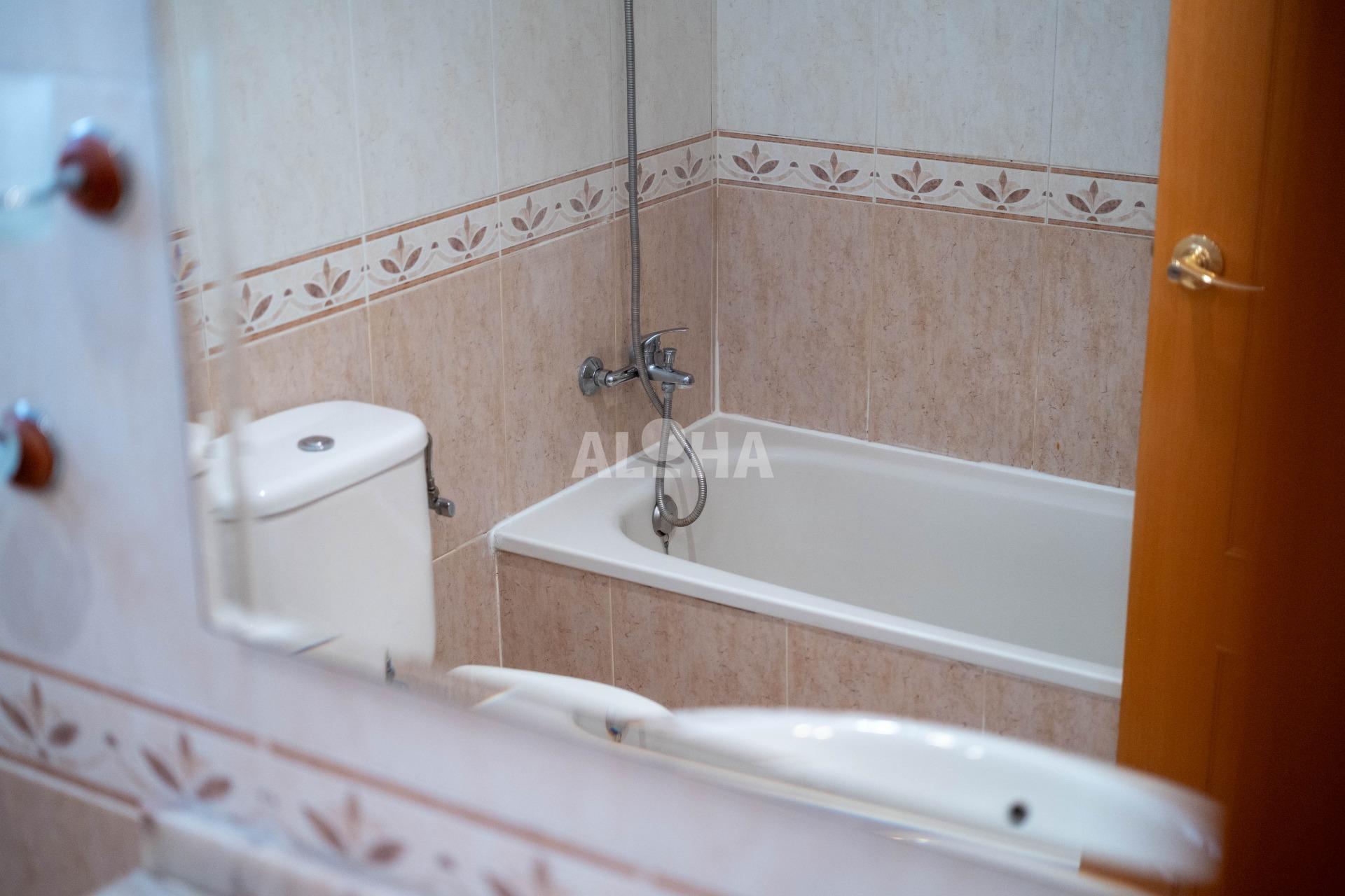HABITACIÓN CON BAÑO PRIVADO PARA ESTUDIANTES CERCA DE LA UNIVERSIDAD CEU