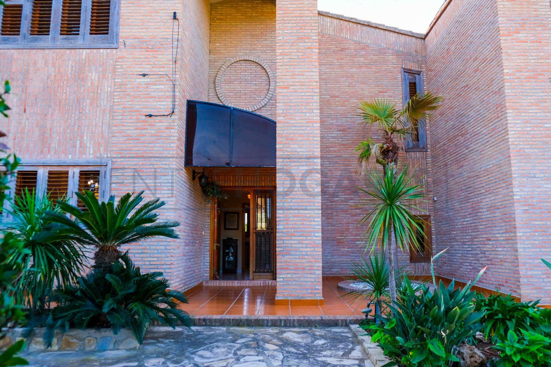 Chalet Urbanización Monros Naquera