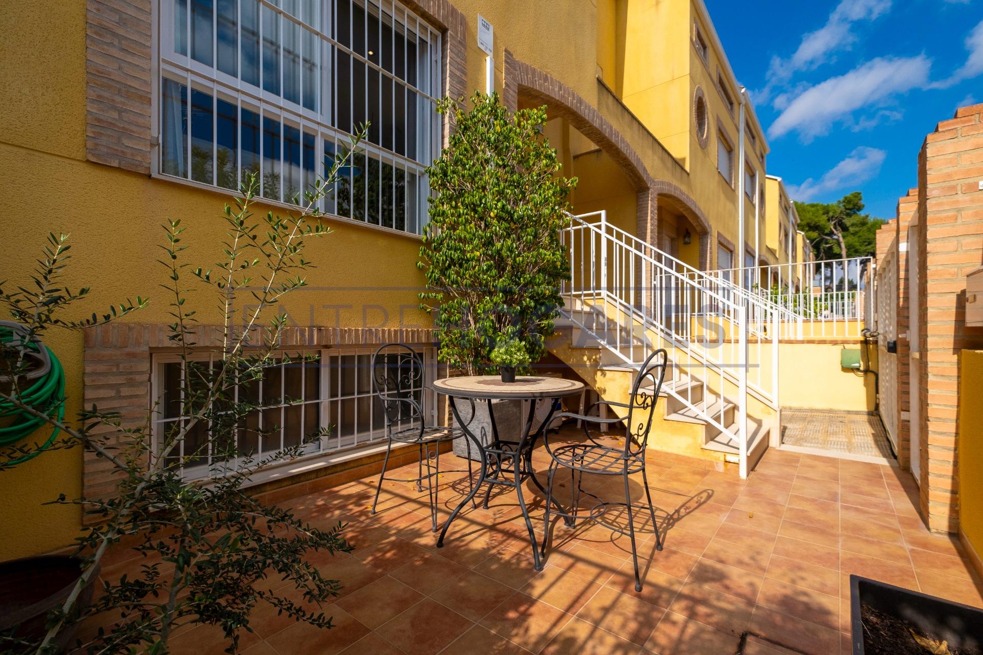 Venta de Adosado Barrio badia Moncada