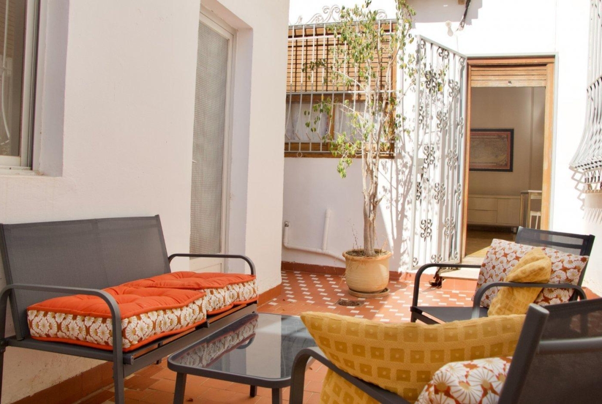 HABITACIONES PARA ESTUDIANTES EN MONCADA. SOLO CHICAS. DISPONIBLE A PARTIR DE JULIO DE 2026