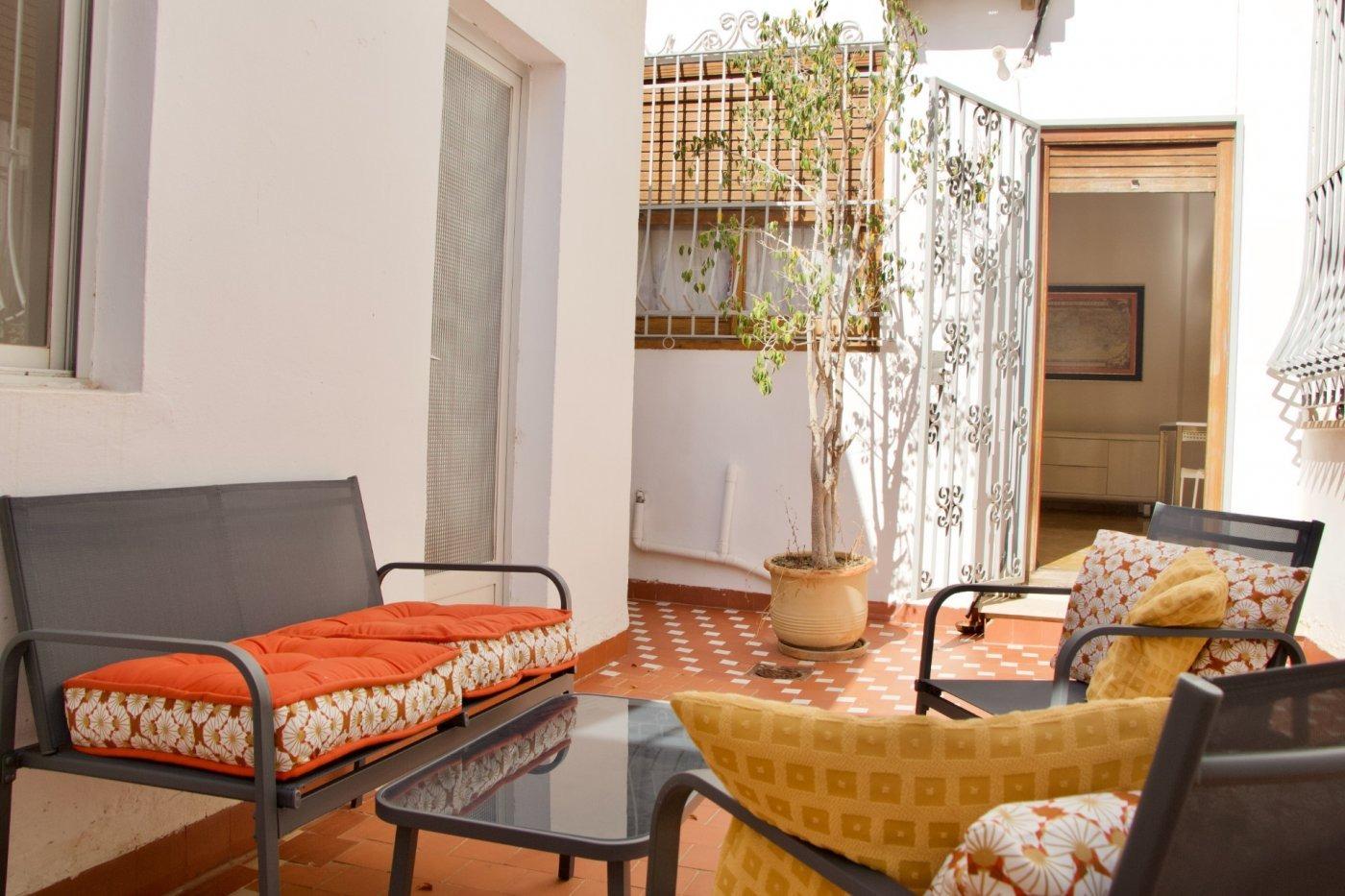 HABITACIONES PARA ESTUDIANTES EN MONCADA. SOLO CHICAS. DISPONIBLE A PARTIR DE JULIO DE 2026