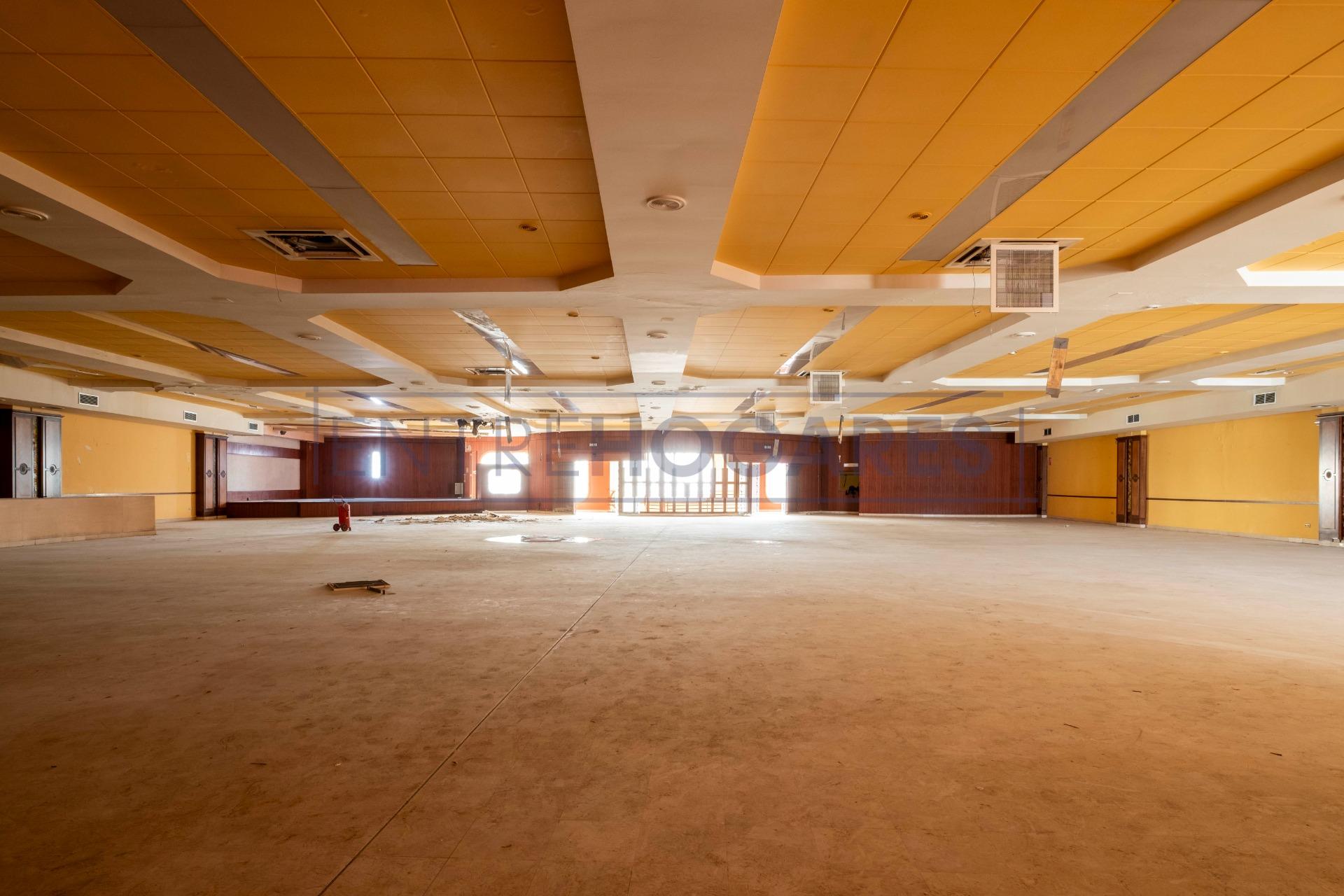 Local comercial en 46220, Picassent – A0639
