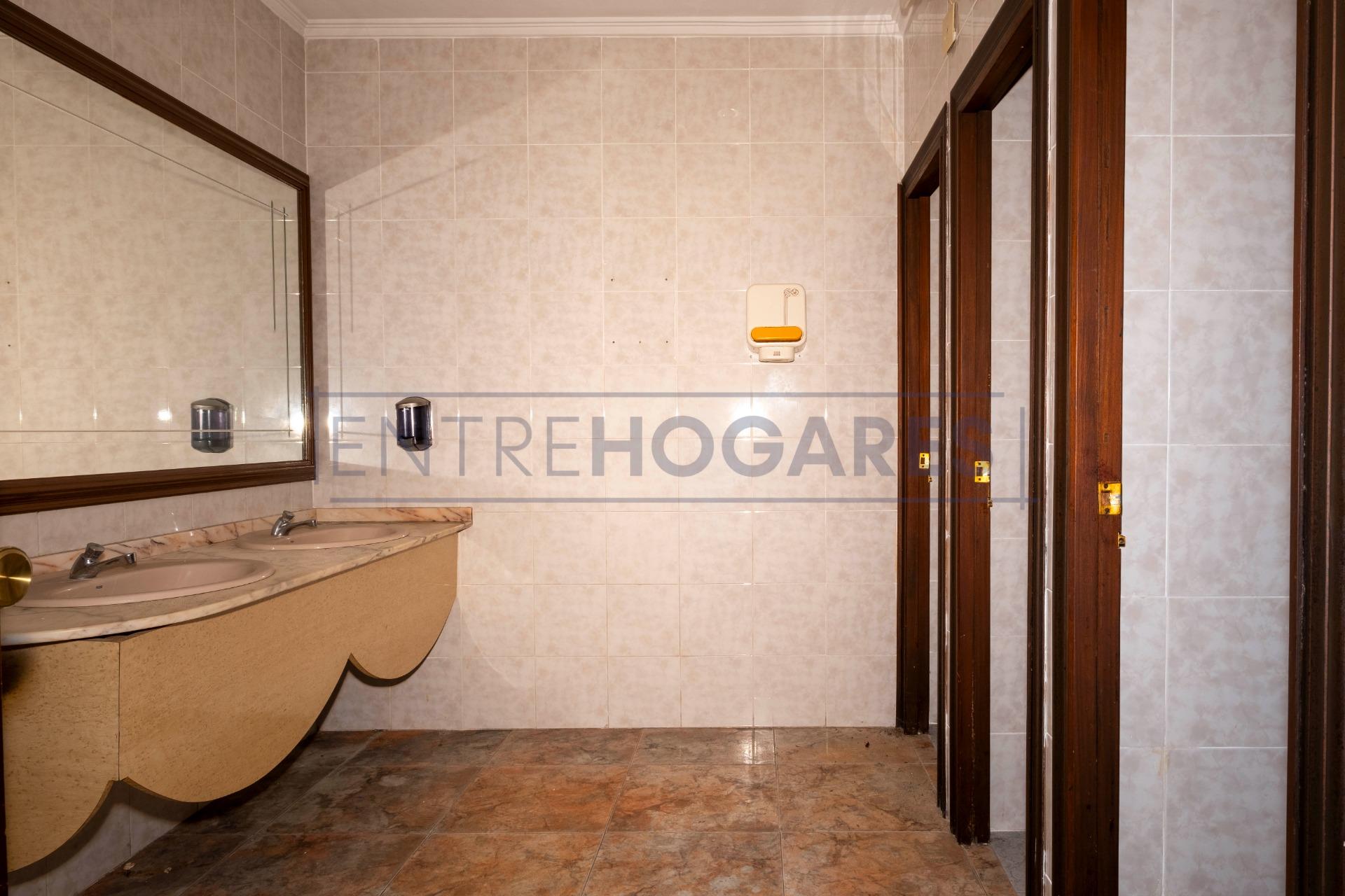 Local comercial en 46220, Picassent – A0639