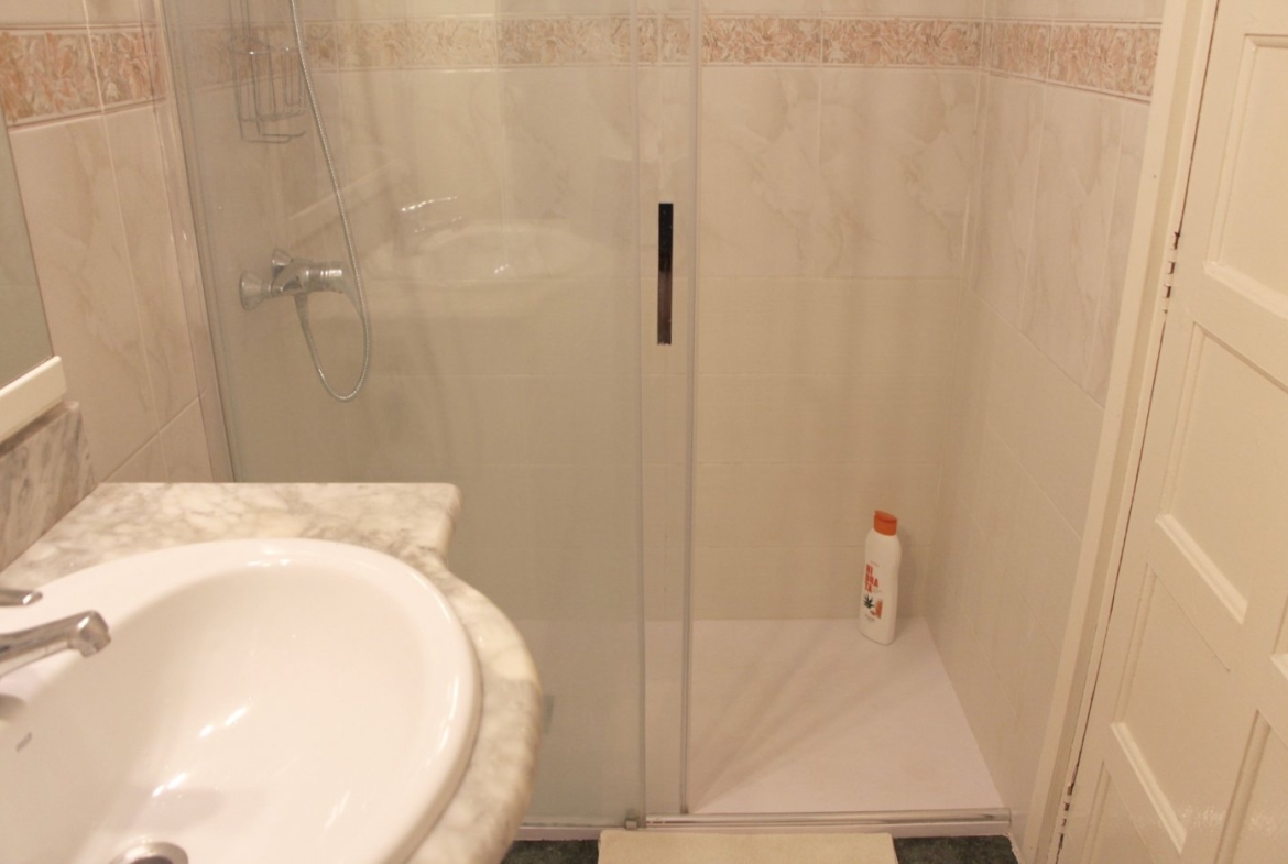 Piso Estación metro Seminario Moncada 9