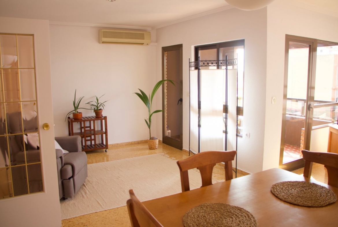 DISPONIBLE A PARTIR DEL 13 DE JULIO DE 2026. HABITACIÓN CON BAÑO PROPIO PARA ESTUDIANTES EN MONCADA