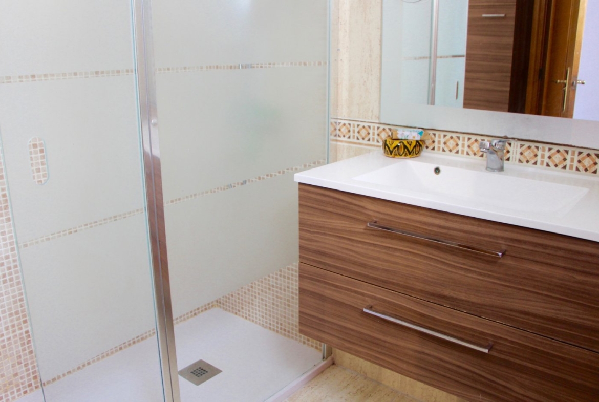 Apartamento en Av.1º de mayo, Alfara del Patriarca – A0169-3
