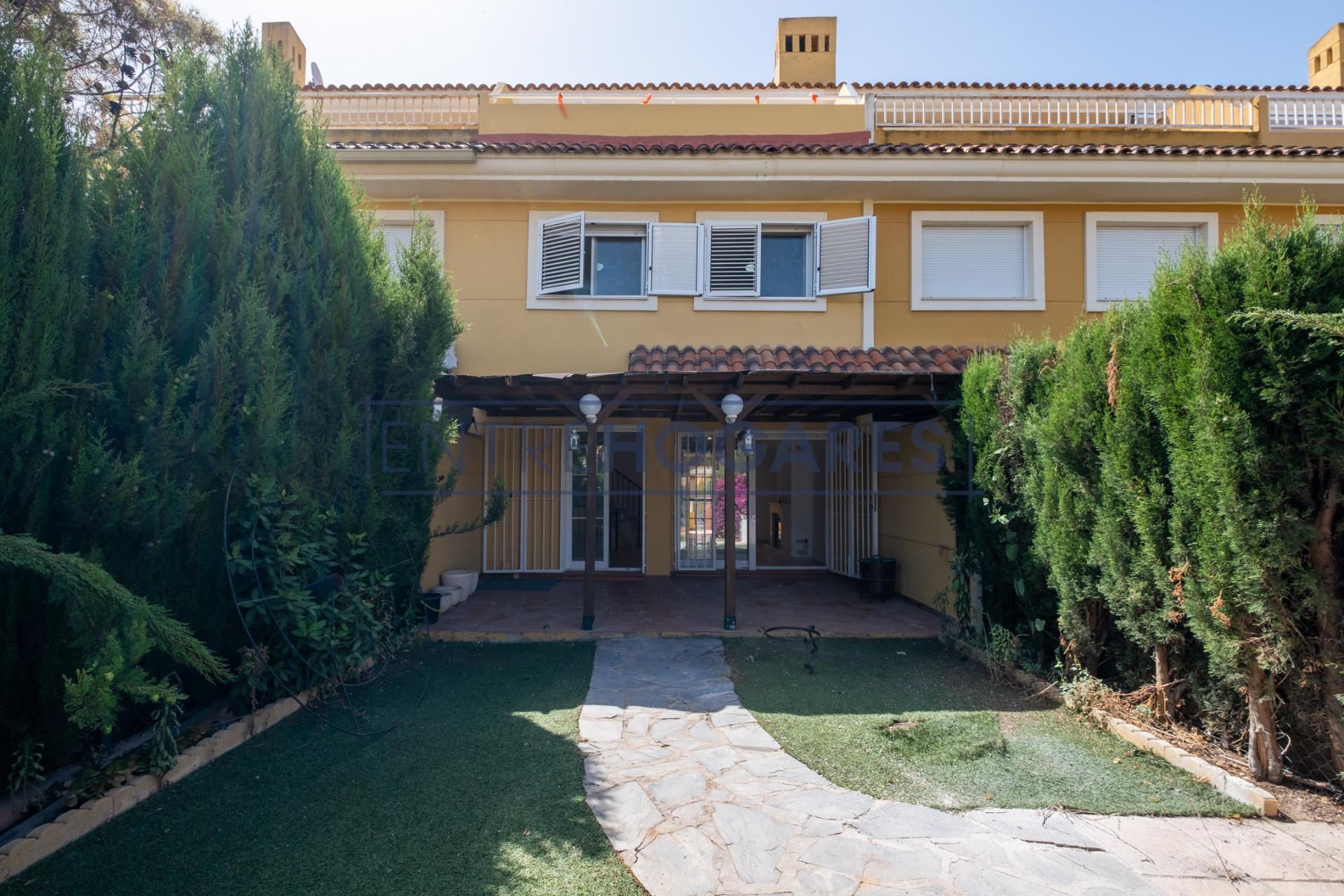 Adosado en Barrio de las torres, Moncada – V0719
