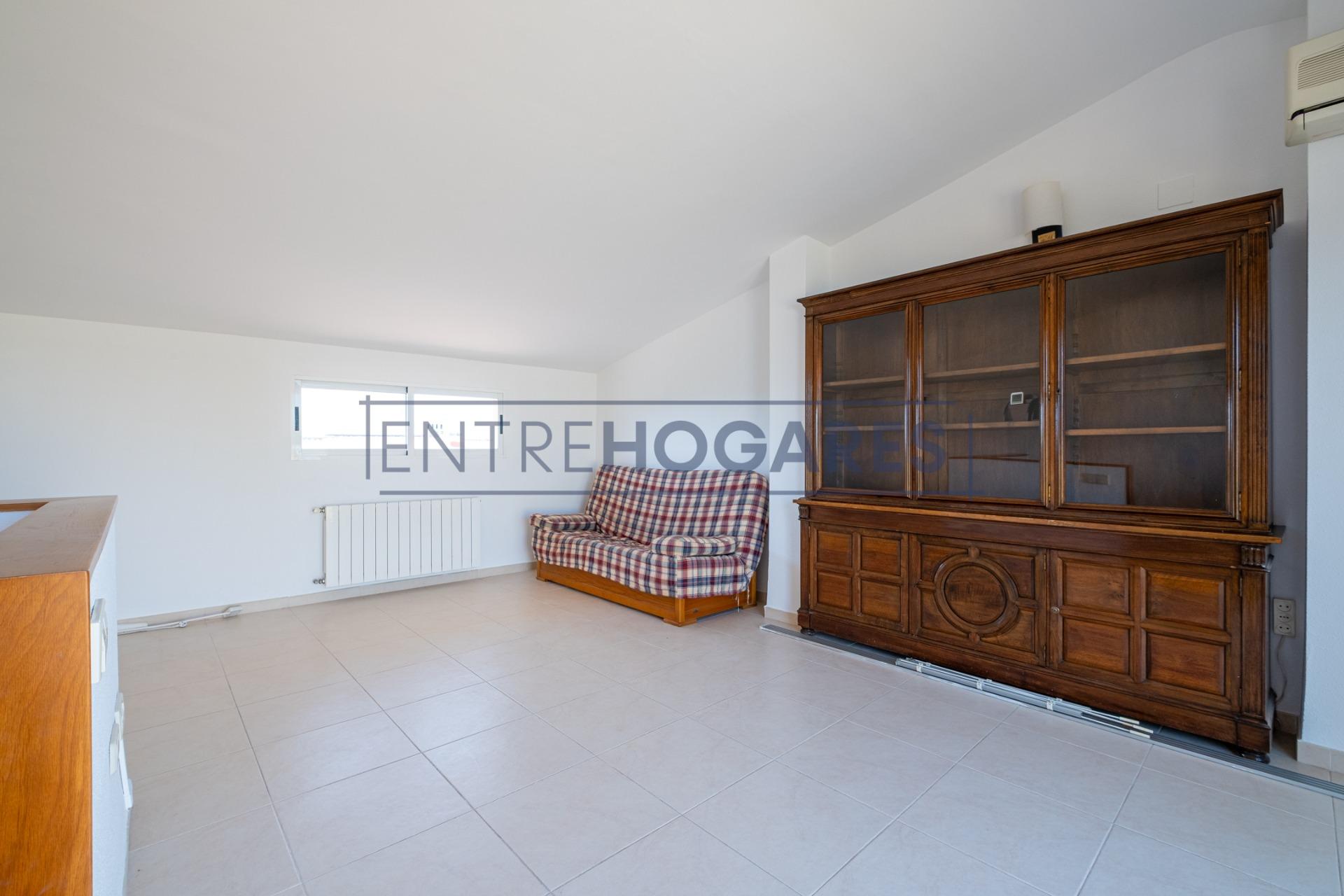 Adosado en Barrio de las torres, Moncada – V0719