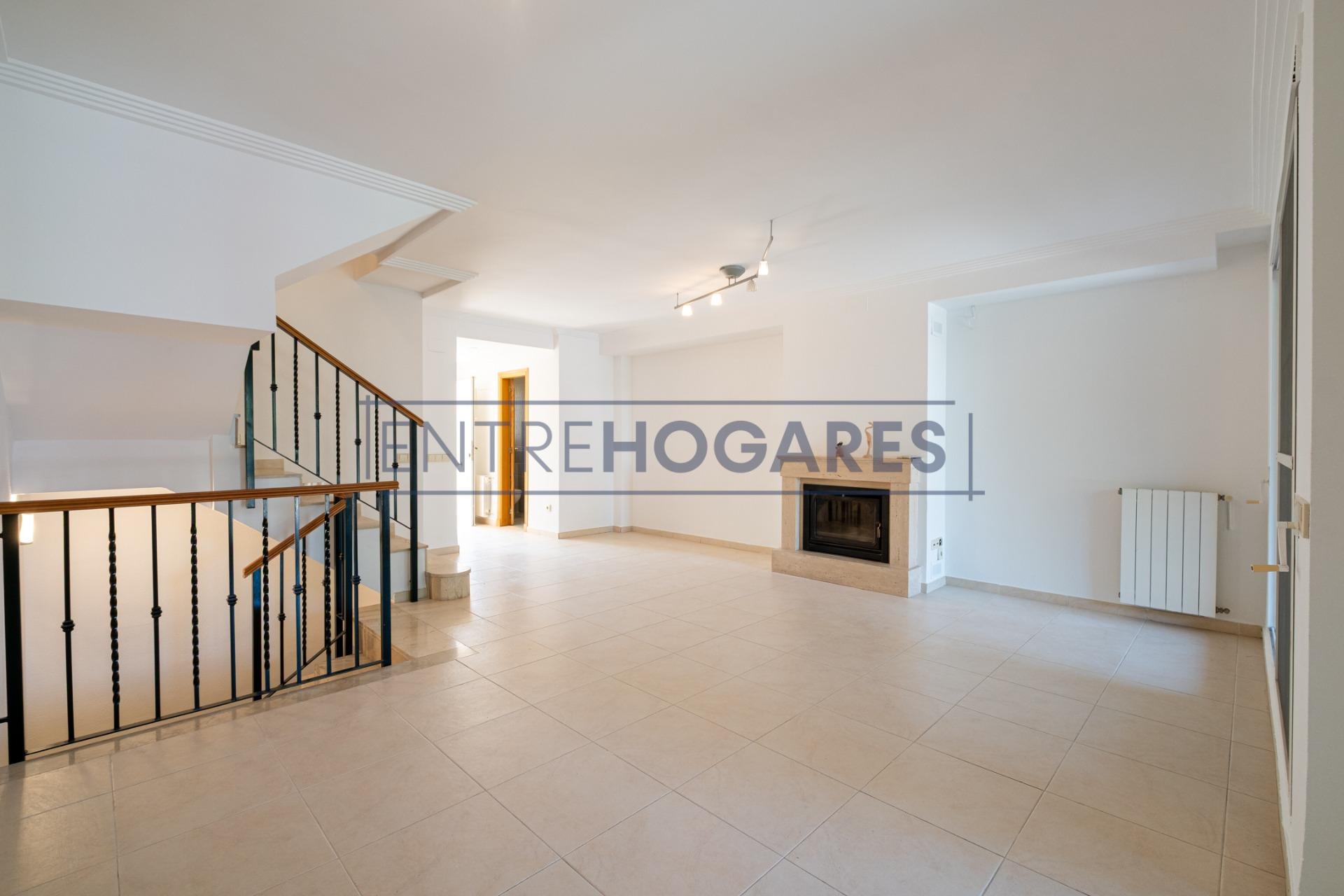 CHALET PAREADO A LA VENTA EN MASIAS